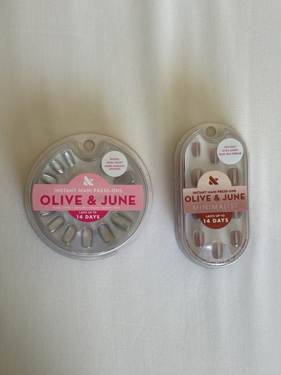 Olive and June Other - Olive & June Instant Mani Press-Ons Bundle - taupe chrome & lavender shimmer